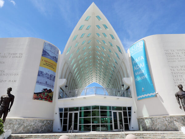 ミュージアムでかわいいお土産探し